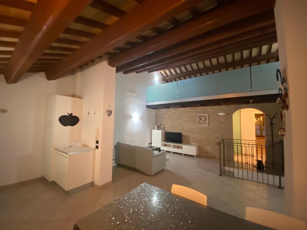 Casa Di Adele Apartamento Chiaravalle Marche Exterior foto